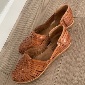 Leather huaraches in brown size 6.5